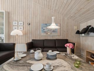 Holiday Home Sylvia - 900m from the sea by Interhome - 5