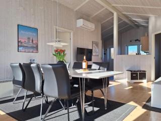 Holiday Home Gustava - 700m from the sea by Interhome - 3
