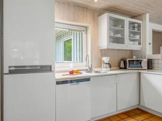 Holiday Home Tuula - 1km from the sea by Interhome - 5