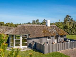 Holiday Home Ansine - 1-2km from the sea by Interhome - 0