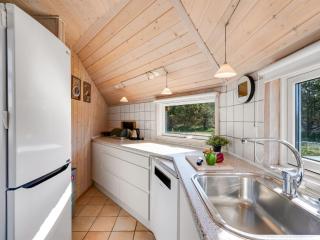Holiday Home Ansine - 1-2km from the sea by Interhome - 4