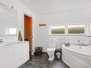 Holiday Home Pontus - 400m from the sea by Interhome - 3