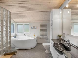 Holiday Home Beeke - 1-4km from the sea by Interhome - 4