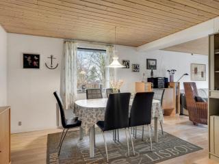 Holiday Home Yak - 350m from the sea by Interhome - 6