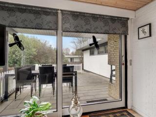 Holiday Home Yak - 350m from the sea by Interhome - 4