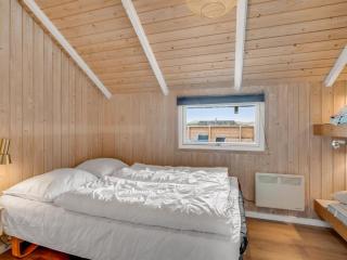 Holiday Home Doris - 150m from the sea by Interhome - 2