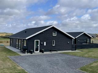Holiday Home Dwerg - 1-5km from the sea by Interhome - 5