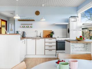 Holiday Home Giselle - 150m from the sea by Interhome - 6