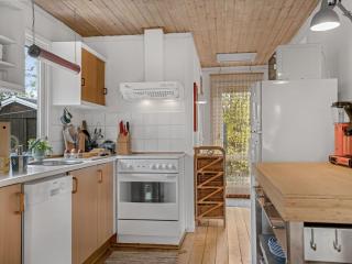 Holiday Home Cordelia - 400m from the sea by Interhome - 5