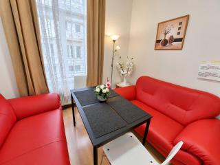 Spacious 2-Bedroom Apartment in City Center 80 m - 3