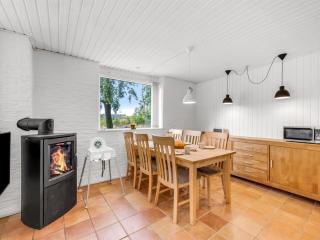 Holiday Home Naumka - 200m to the fjord by Interhome - 2