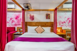 Monsoon Pink Suite - 0