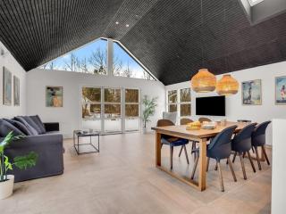 Holiday Home Haghbarth - 400m from the sea by Interhome - 7