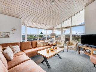 Holiday Home Aurore - 700m from the sea by Interhome - 5