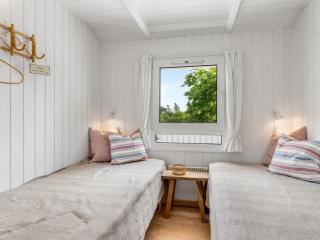 Holiday Home Henri - 1-2km from the sea by Interhome - 1