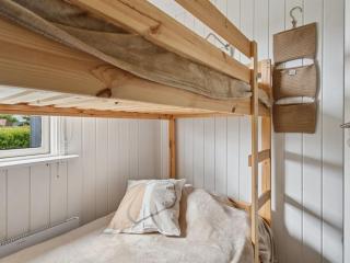 Holiday Home Eweline - 400m from the sea by Interhome - 3