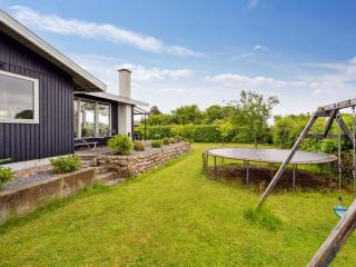 Holiday Home Eweline - 400m from the sea by Interhome - 1