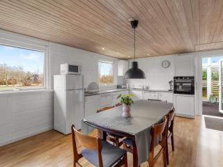 Holiday Home Aamunde - 600m from the sea by Interhome - 6