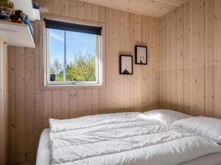 Holiday Home Herwarth - 400m from the sea by Interhome - 4