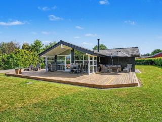 Holiday Home Frederikke - 875m from the sea by Interhome - 0