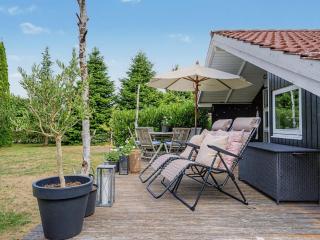 Holiday Home Lirim - 400m from the sea by Interhome - 5