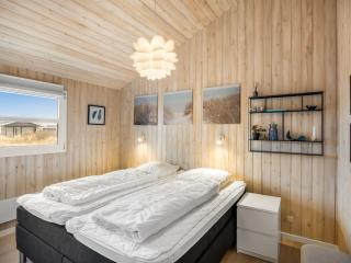 Holiday Home Zafirka - 364m from the sea by Interhome - 2