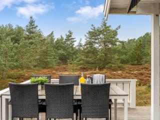 Holiday Home Syrine - 300m from the sea by Interhome - 5