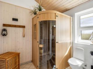 Holiday Home Ljuba - 1-3km from the sea by Interhome - 5
