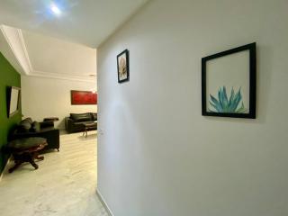 Cozy 2Bed Apartment with Private Garden - 5