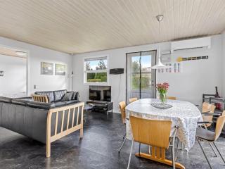 Holiday Home Eugenia - 300m from the sea by Interhome - 8