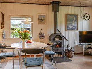 Holiday Home Mika - 300m from the sea by Interhome - 4