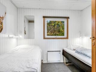 Holiday Home Tamina - 800m to the fjord by Interhome - 4
