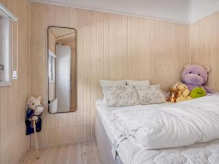 Holiday Home Sybil - 700m from the sea by Interhome - 4