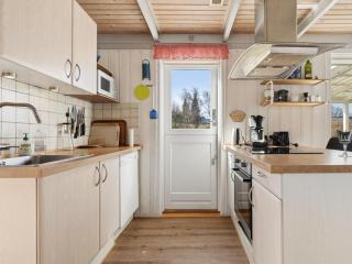 Holiday Home Selinda - 250m from the sea by Interhome - 1