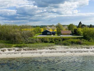 Holiday Home Sada - 30m from the sea by Interhome - 9