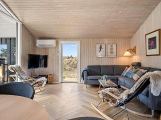 Holiday Home Steinunn - 600m from the sea by Interhome - 3