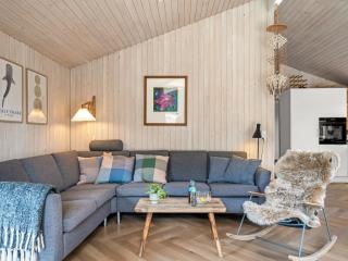 Holiday Home Steinunn - 600m from the sea by Interhome - 1