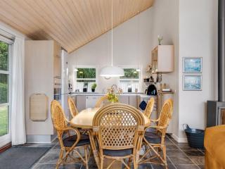 Holiday Home Elizabeth - 175m from the sea by Interhome - 2