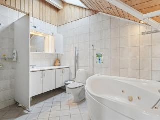 Holiday Home Elenor - 1-3km from the sea by Interhome - 0