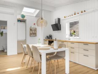 Holiday Home Angelita - 50m from the sea by Interhome - 5