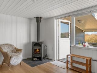 Holiday Home Aiden - 650m from the sea by Interhome - 5