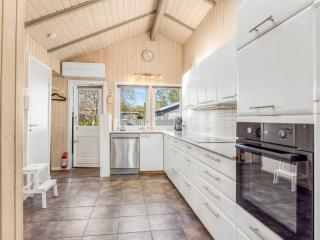 Holiday Home Roope - 800m from the sea by Interhome - 2