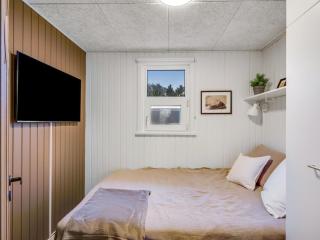 Holiday Home Anemette - 400m from the sea by Interhome - 3