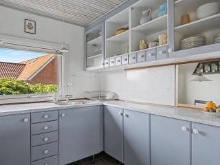 Holiday Home Edla - 35m from the sea by Interhome - 2