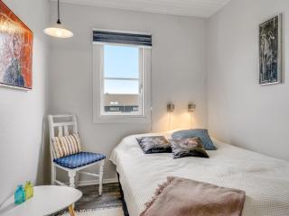 Apartment Melvin - 50m to the fjord by Interhome - 5