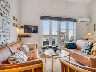 Apartment Melvin - 50m to the fjord by Interhome - 2