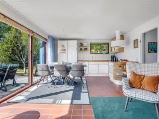 Holiday Home Tjerk - 900m from the sea by Interhome - 6