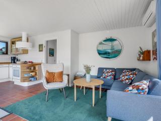 Holiday Home Tjerk - 900m from the sea by Interhome - 5