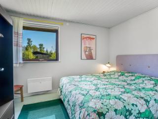Holiday Home Tjerk - 900m from the sea by Interhome - 2