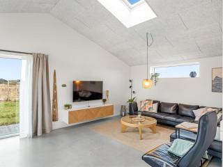 Holiday Home Annica - 1km from the sea by Interhome - 1
